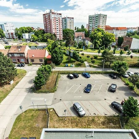 Hotel Krystal Hodonín Exteriör bild