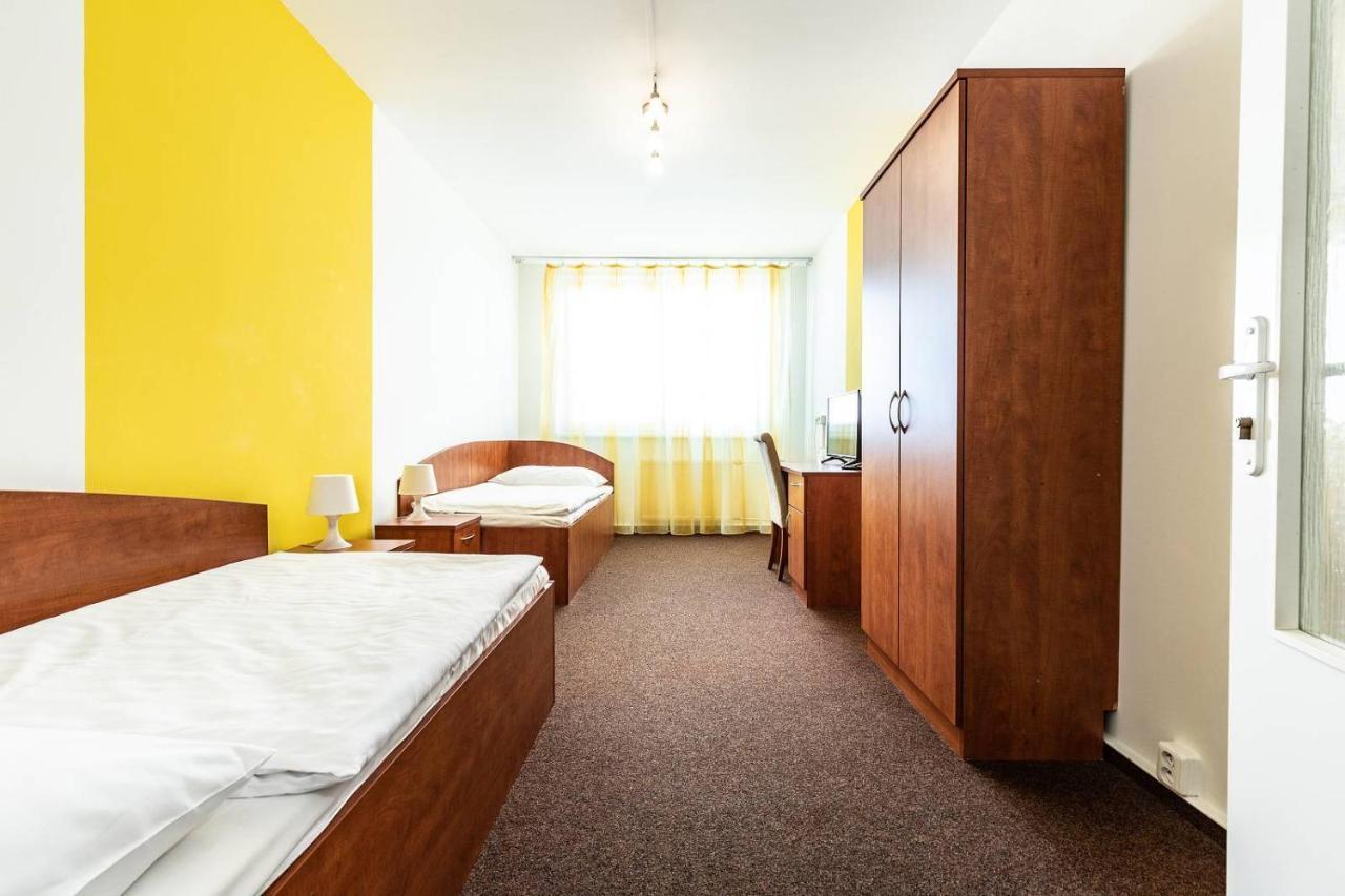 Hotel Krystal Hodonín Exteriör bild