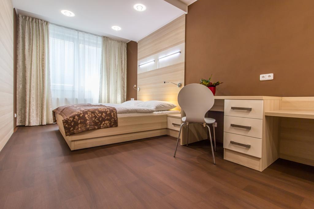 Hotel Krystal Hodonín Exteriör bild