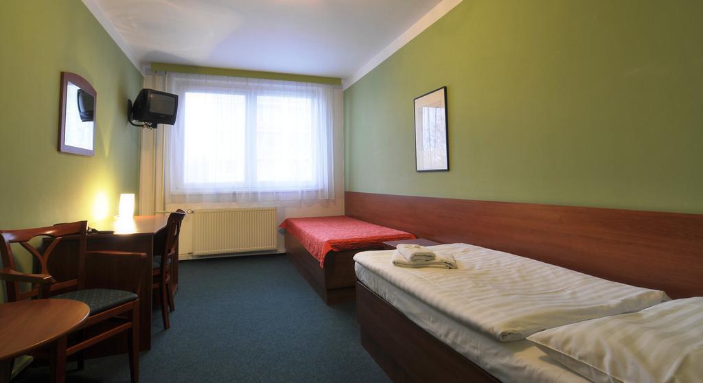 Hotel Krystal Hodonín Exteriör bild